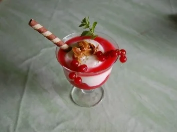 Rezept: Johannisbeer-Mascarpone-Tiramisu Johannisbeer-Mascarpone-Tiramisu - Rezept