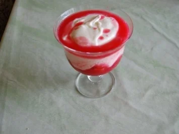 Rezept: Johannisbeer-Mascarpone-Tiramisu Bild Nr. 3 Johannisbeer-Mascarpone-Tiramisu - Rezept - Bild Nr. 3