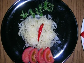 Rezept: Krautsalat nach meiner Art - lecker zum Grillteller oder zu meinem Schweinebraten - Krautsalat nach meiner Art - lecker zum Grillteller oder zu meinem Schweinebraten - - Rezept