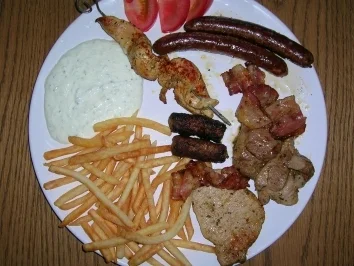 Rezept: Gyros-Teller nach griechischer Art bzw. so, wie uns der Grillteller schmeckt Bild Nr. 2 Gyros-Teller nach griechischer Art bzw. so, wie uns der Grillteller schmeckt - Rezept - Bild Nr. 2