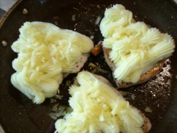 Rezept: Putensteaks mit Kartoffelhaube Bild Nr. 4 Putensteaks mit Kartoffelhaube - Rezept - Bild Nr. 4