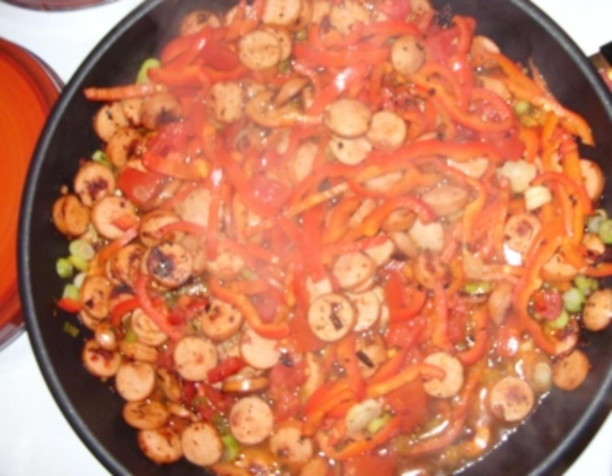 Würstchen-Gemüsegulasch mit Basmati-Reis - Rezept - Bild Nr. 4