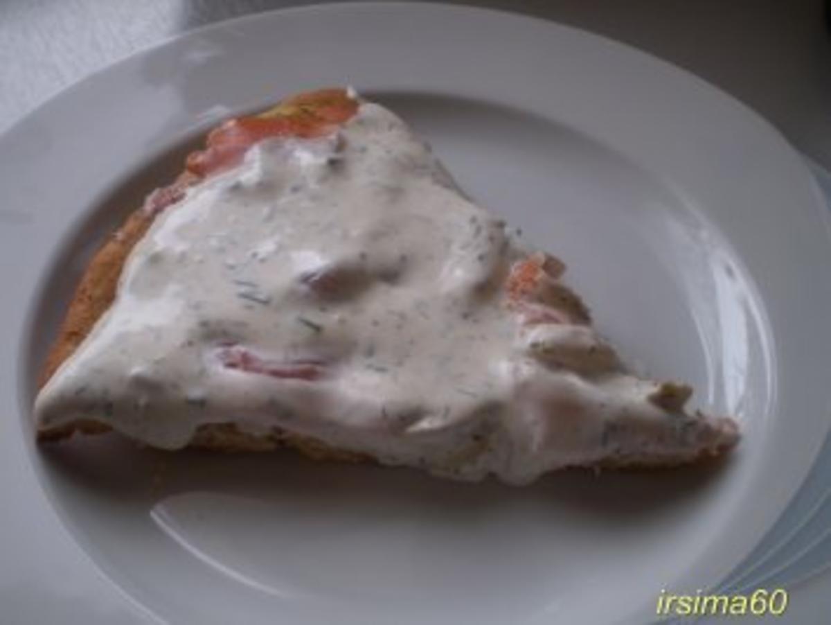 Pizza mit Räucherlachs - Rezept mit Bild - kochbar.de