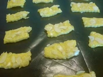 Rezept: Kekse / Plätzchen - Mandel-Plätzchen Bild Nr. 5 Kekse / Plätzchen - Mandel-Plätzchen - Rezept - Bild Nr. 5