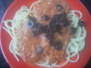 Spaghetti mit Tomaten-Sahne-Mozarella-Soße und Oliven - Rezept