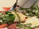 Carpaccio vom Rehrücken an Waldbeerenmarinade und gehobeltem Käse - Rezept