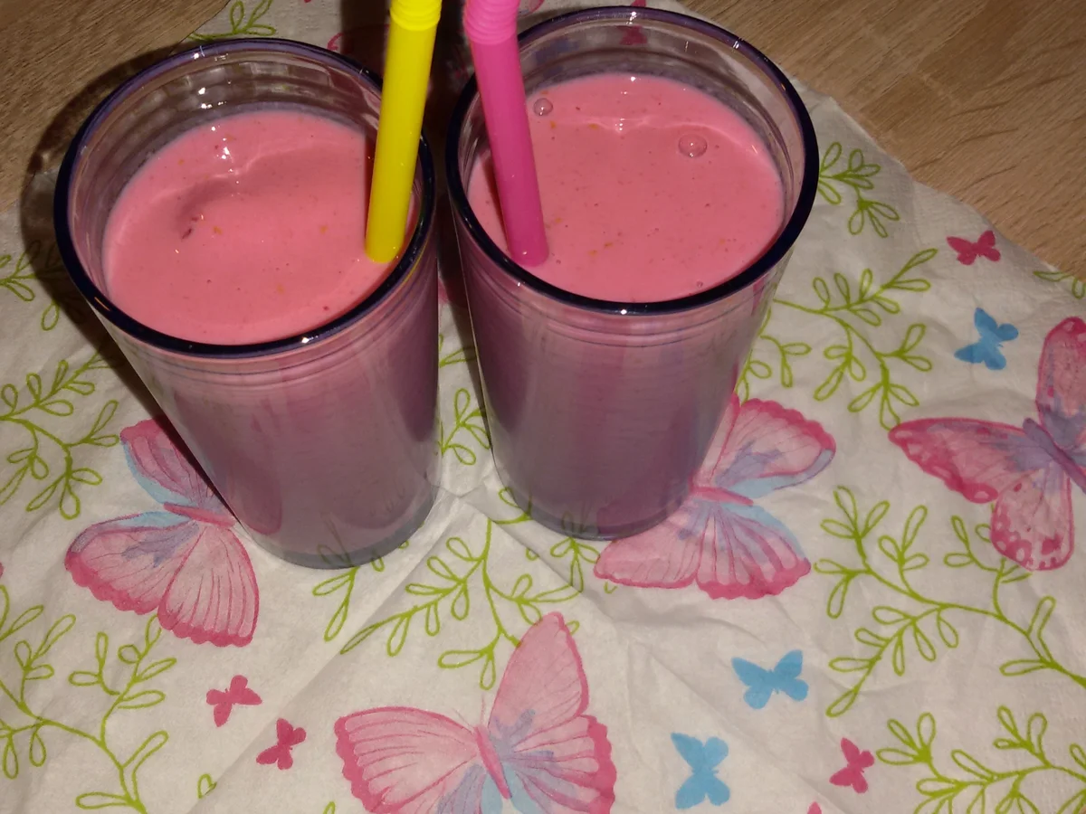 Rezept: Buttermilch-Himbeer Getränk Bild Nr. 4112 Buttermilch-Himbeer Getränk - Rezept - Bild Nr. 4112