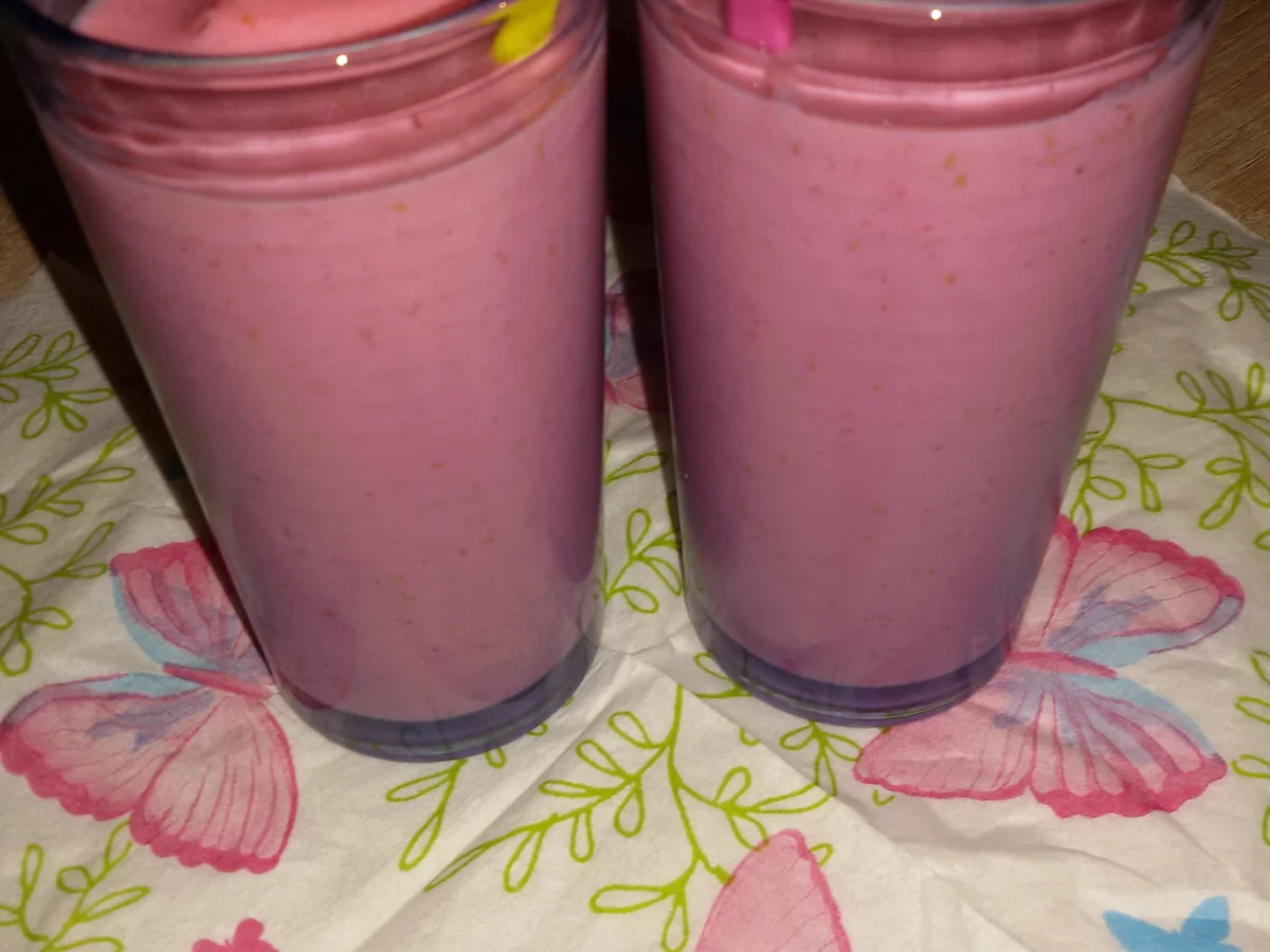 Rezept: Buttermilch-Himbeer Getränk Bild Nr. 4113 Buttermilch-Himbeer Getränk - Rezept - Bild Nr. 4113