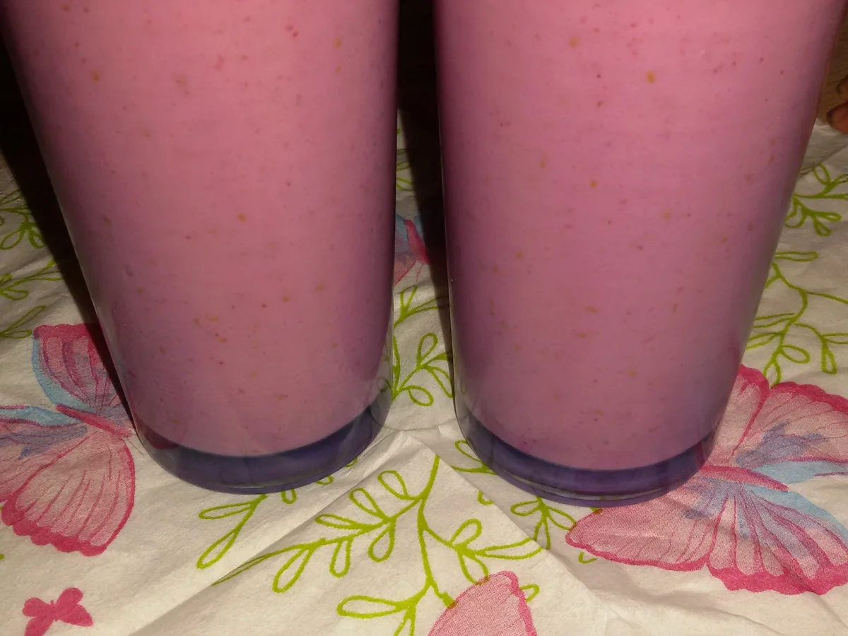 Rezept: Buttermilch-Himbeer Getränk Bild Nr. 4115 Buttermilch-Himbeer Getränk - Rezept - Bild Nr. 4115