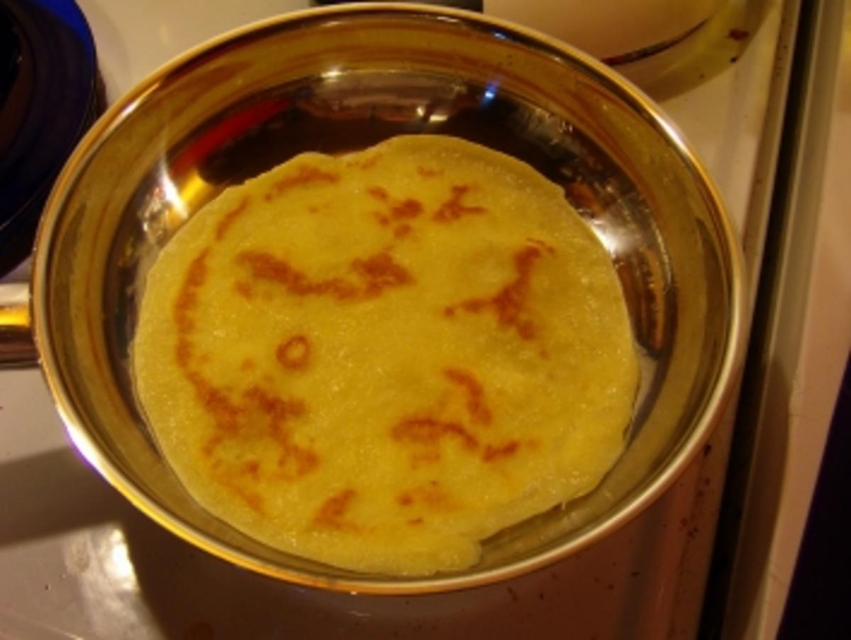 Crespelle con spinaci ripiene // Pfannkuchen mit Spinat gefüllt - Rezept - Bild Nr. 4