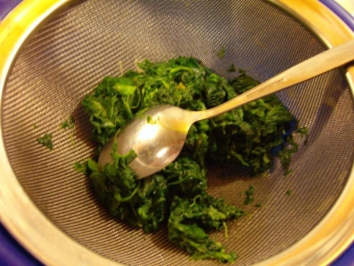 Crespelle con spinaci ripiene // Pfannkuchen mit Spinat gefüllt - Rezept - Bild Nr. 6