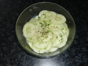 Gurkensalat mit Joghurt - Rezept