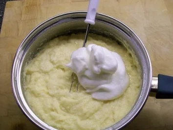 Rezept: Flammerie mit blauer Grütze Bild Nr. 3 Flammerie mit blauer Grütze - Rezept - Bild Nr. 3