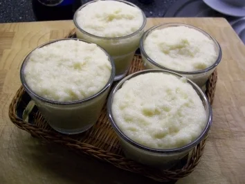 Rezept: Flammerie mit blauer Grütze Bild Nr. 4 Flammerie mit blauer Grütze - Rezept - Bild Nr. 4