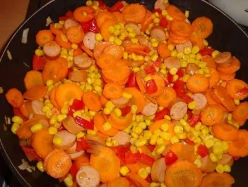 Rezept: Gemüsepfanne mit Wienerle ala Andrea Bild Nr. 4 Gemüsepfanne mit Wienerle ala Andrea - Rezept - Bild Nr. 4