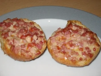 Rezept: Pizzabrötchen Pizzabrötchen - Rezept