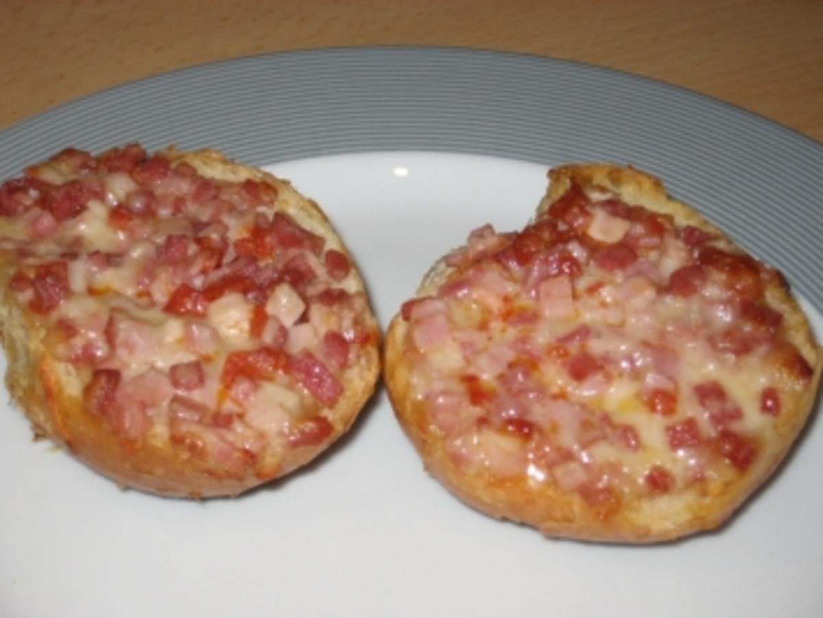 Bilder für Pizzabrötchen Rezept