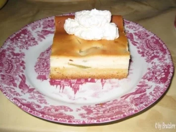 Rhabarber- oder Sauerkirschkuchen mit Guss aus Quark - Rezept