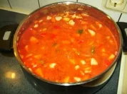 Feurige Gulaschsuppe         (Partysuppe) - Rezept