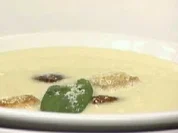 Parmesansuppe mit geschmolzenen Tomaten und Croutons - Rezept - Bild Nr. 9