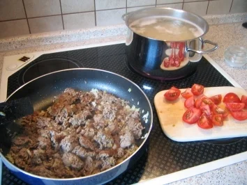 Rezept: Klassiker-Nudelauflauf Bild Nr. 2 Klassiker-Nudelauflauf - Rezept - Bild Nr. 2