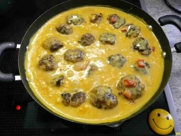 Rezept: Hackfleisch : Fleischbällchen in Currysoße Bild Nr. 5 Hackfleisch : Fleischbällchen in Currysoße - Rezept - Bild Nr. 5