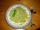Gemüse-Spaghetti mit Pesto - Rezept