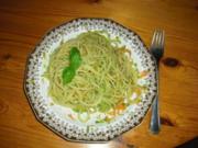 Gemüse-Spaghetti mit Pesto - Rezept