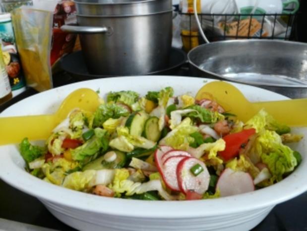 Sommersalat mit Romanasalatherzen und Tomate frisch - Rezept mit Bild ...