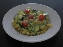 Gebratene Zucchini mit Nudeln - Rezept