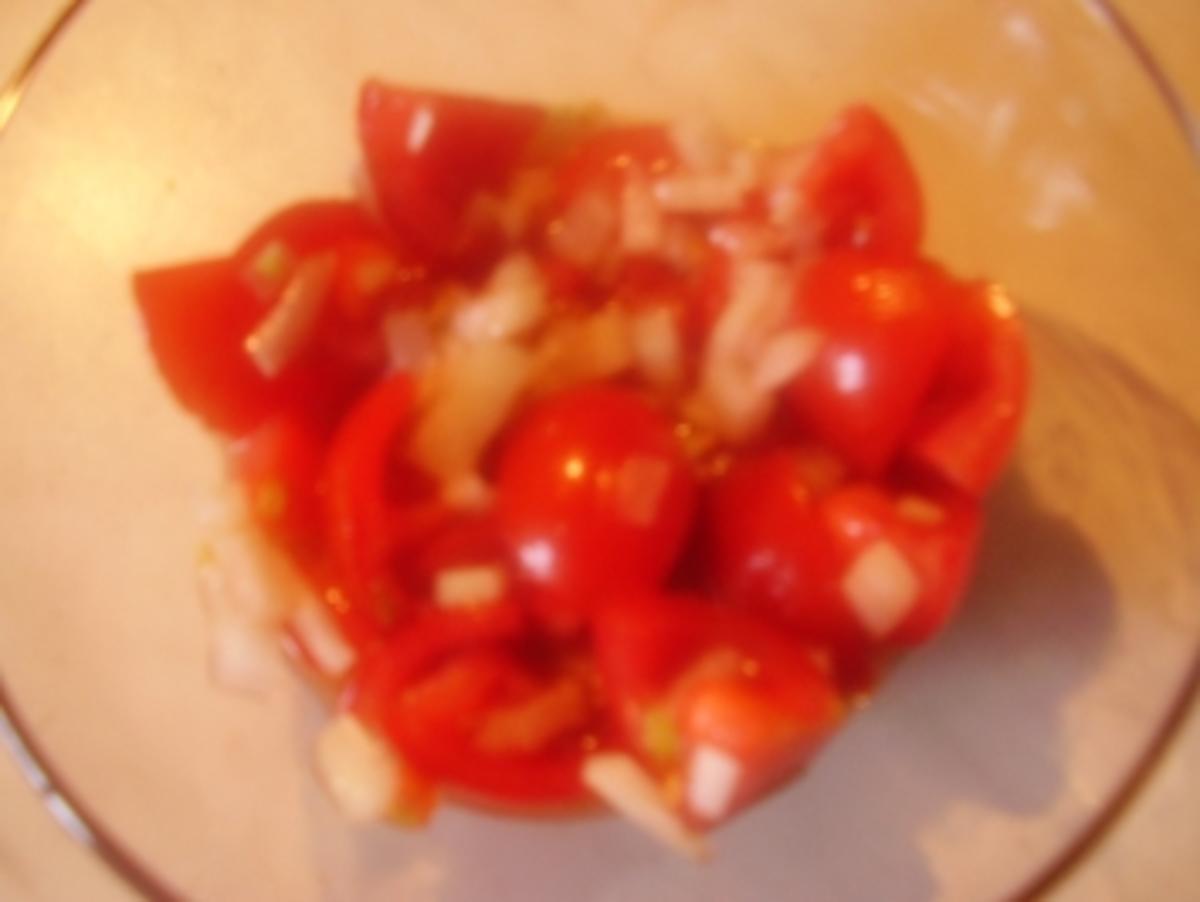 Spiegeleier-Bratkaroffeln-Tomatensalat - Rezept - Bild Nr. 5