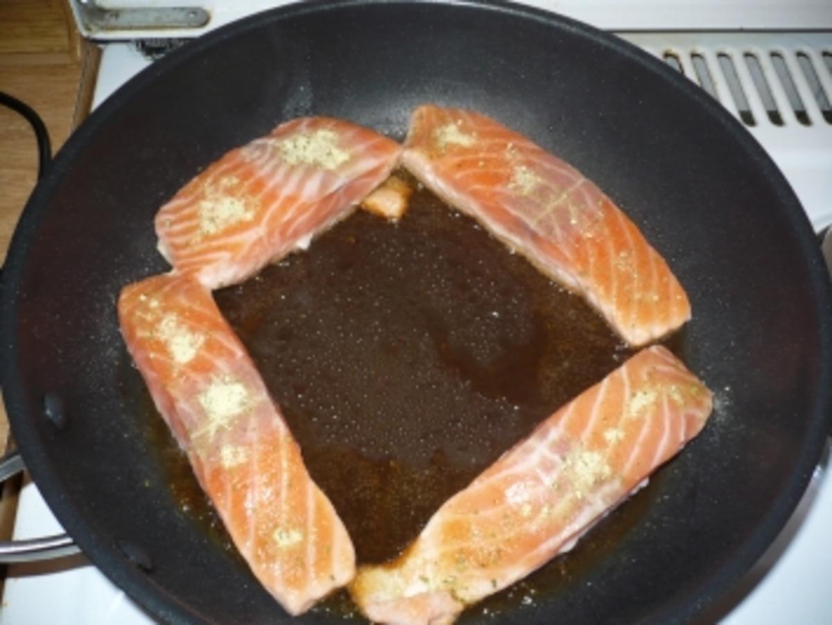 Bilder für Gebratener Lachs mit Dillsauce - Rezept