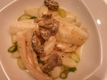 Seezungenfilet auf Spargelgröstl mit Morcheln - Rezept