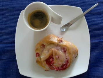 Rezept: Johannisbeer-Marzipan-Schnecken Johannisbeer-Marzipan-Schnecken - Rezept