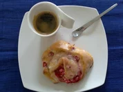 Rezept: Johannisbeer-Marzipan-Schnecken Johannisbeer-Marzipan-Schnecken - Rezept