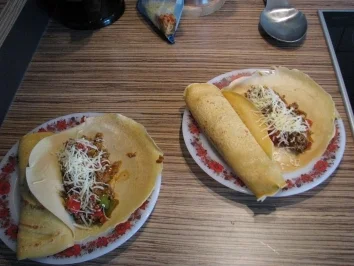 "HAUPTGERICHT" Herzhaft gefüllte Pfannkuchen - Rezept