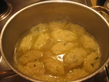 Rezept: Suppe: Kräuter-Käse-Fan Suppe Suppe: Kräuter-Käse-Fan Suppe - Rezept