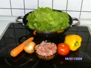 Alles aus einer Pfanne - Geschnetzeltes im Salatblatt - Rezept - Bild Nr. 2