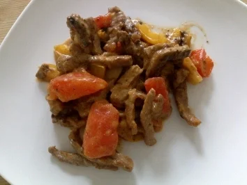 Zartes Rintergeschnetzeltes ungarische Art - Rezept