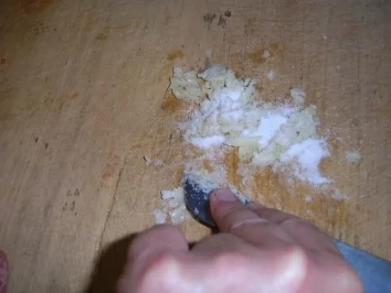 Rezept: Frische Kräuterbolognais an Spagetti Bild Nr. 3 Frische Kräuterbolognais an Spagetti - Rezept - Bild Nr. 3