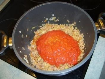 Rezept: Frische Kräuterbolognais an Spagetti Bild Nr. 7 Frische Kräuterbolognais an Spagetti - Rezept - Bild Nr. 7