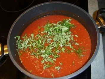 Rezept: Frische Kräuterbolognais an Spagetti Bild Nr. 9 Frische Kräuterbolognais an Spagetti - Rezept - Bild Nr. 9