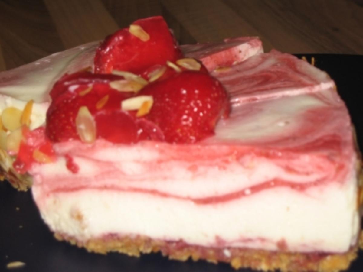 Schicke Erdbeer Frischkäse Torte - einfach - 174 kcal/100g