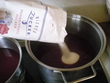 Rezept: Säfte : Ribisel / Johannisbeer Sirup Bild Nr. 6 Säfte : Ribisel / Johannisbeer Sirup - Rezept - Bild Nr. 6