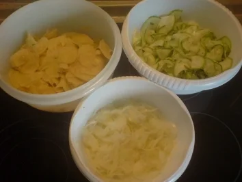 Kartoffel-Zucchini-Zwiebel-Gratin - Rezept - Bild Nr. 2