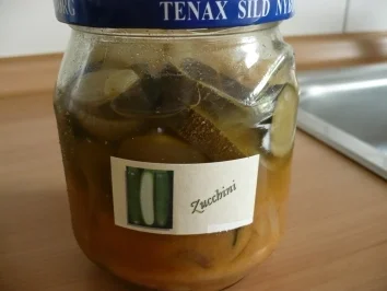 Rezept: Eingelegte Zucchini Eingelegte Zucchini - Rezept