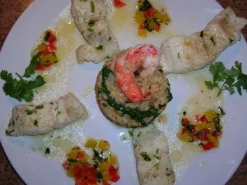 Rezept: Steinbeißerfilet auf Spinatrisotto mit Pinienkernen und Paprikabutter Bild Nr. 3 Steinbeißerfilet auf Spinatrisotto mit Pinienkernen und Paprikabutter - Rezept - Bild Nr. 3