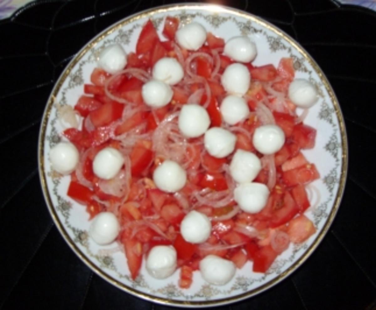 Mozarella-Tomaten-Basilikum-Salat - Rezept - Bild Nr. 4