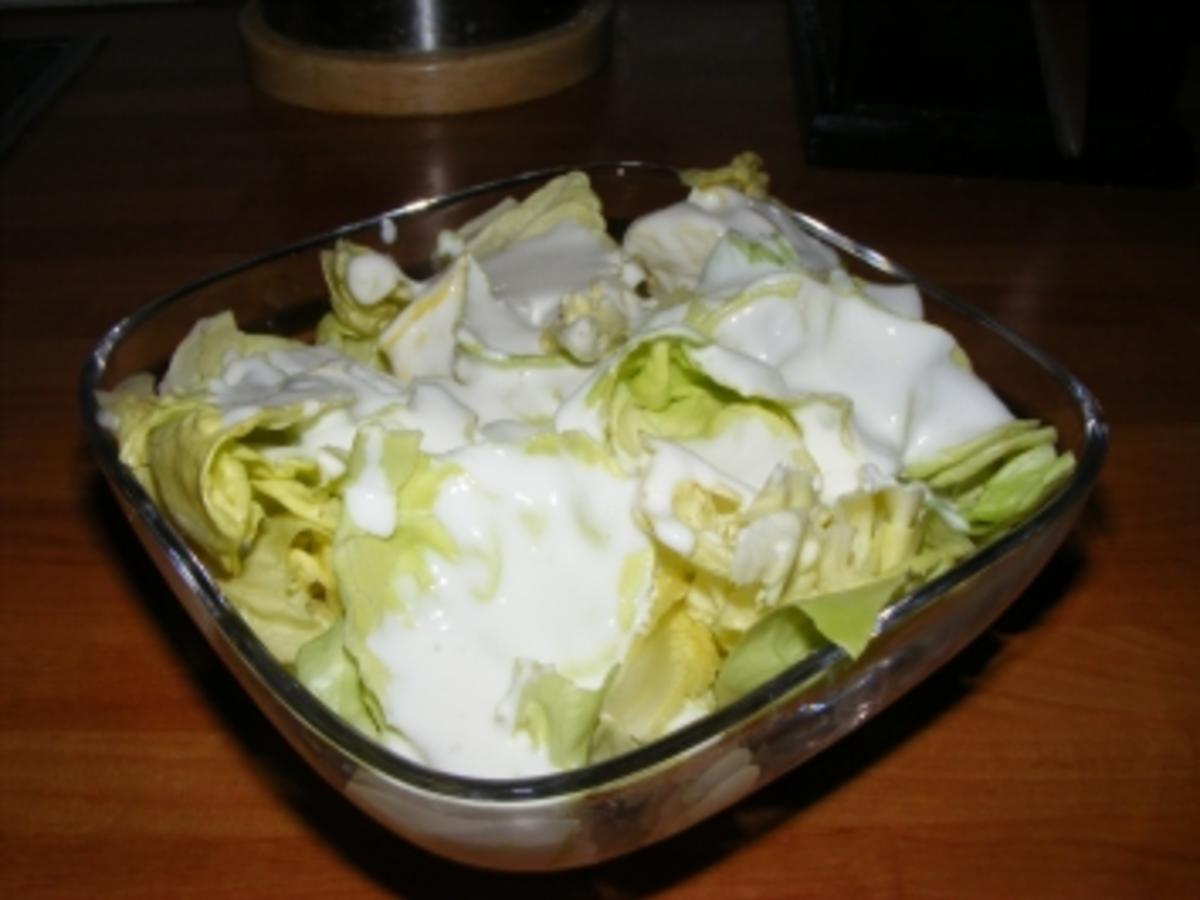 Kopfsalat mit einem sauere Sahne Dressing - schnell &amp; einfach - von kikibu
