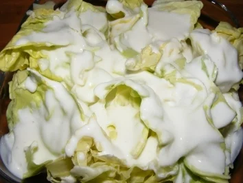 Rezept: Kopfsalat mit einem sauere Sahne Dressing Bild Nr. 3 Kopfsalat mit einem sauere Sahne Dressing - Rezept - Bild Nr. 3